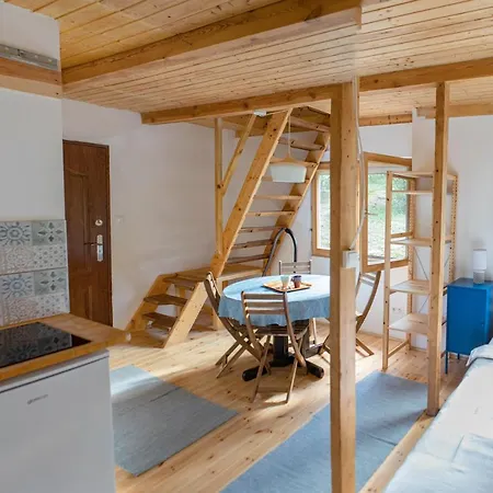 Rustic&green For 6 People Free Airconditioner Free Coffee Free Parking Сasa de vacaciones